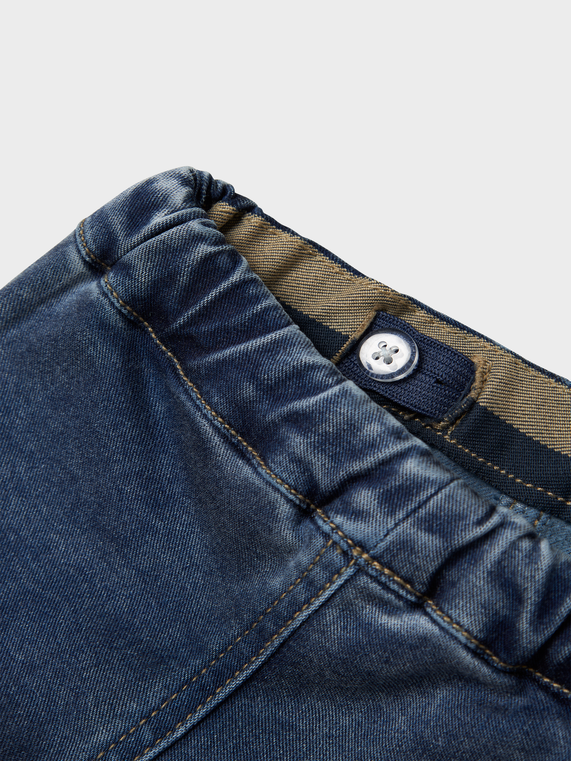 model_shot-front_full